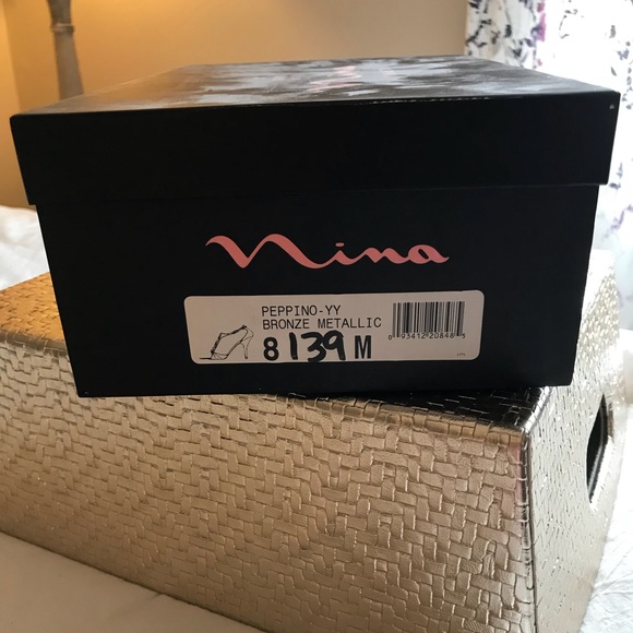 Gold jeweled evening heels - Picture 4 of 4